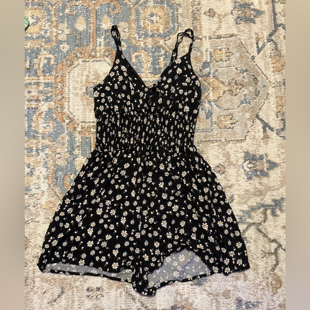 Ultra Flirt Black Floral Romper SZ  Medium